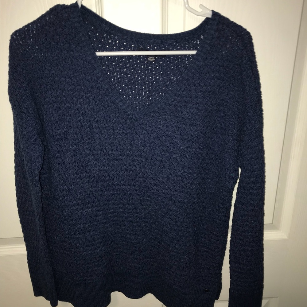 American Eagle V neck sweater